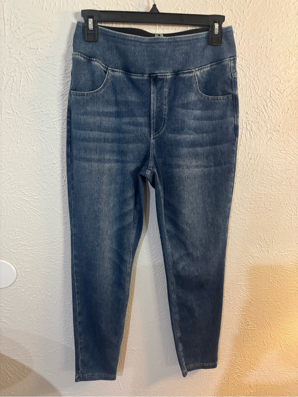 HALARA Women's Medium Blue Straight Leg Pull-On Jeans